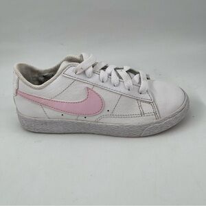 Nike Girls Blazer Low-SZ 12 C-White Pink Swoosh Lace-Up Leather Athletic Sneaker